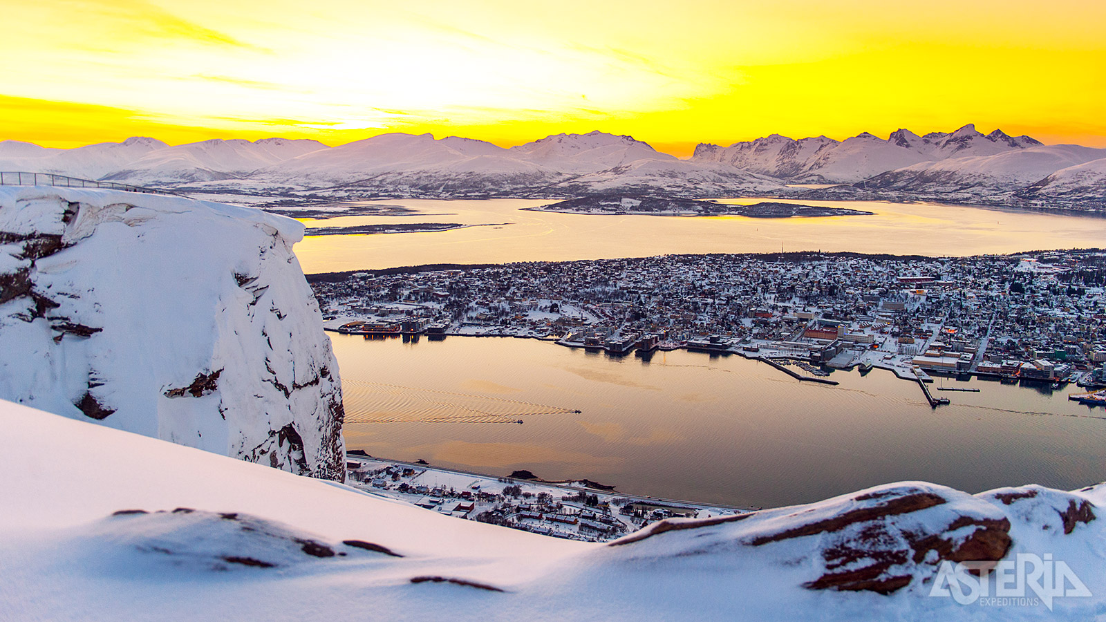 Ondanks de noordelijke ligging heeft Tromsø een relatief mild klimaat door de invloed van de warme Golfstroom