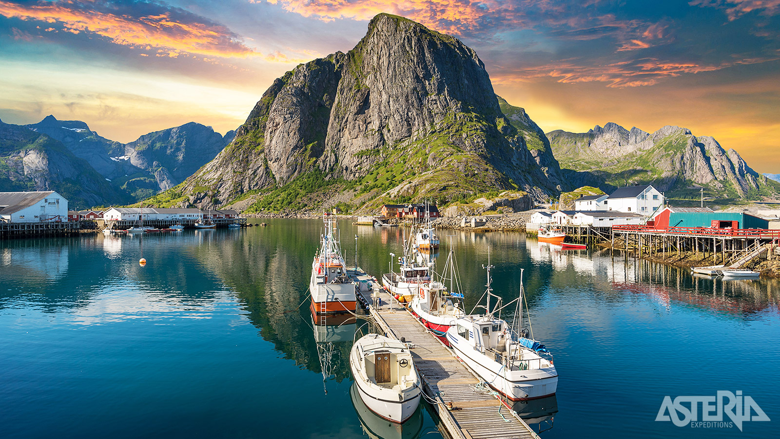 De vele vissershavens van de Lofoten vormen het hart van de traditionele Noorse visserijcultuur