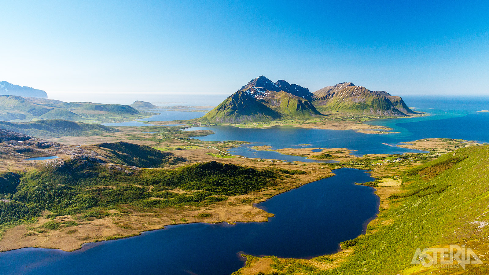 Door de grote verscheidenheid vormen de Lofoten een grote inspiratiebron voor artiesten, schrijvers en kunstenaars