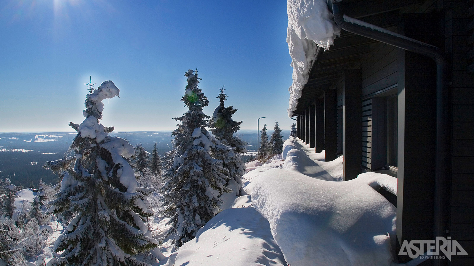 Qua verblijf kun je kiezen uit een hotelkamer, chalet of Aurora View Suites met bubbelbad