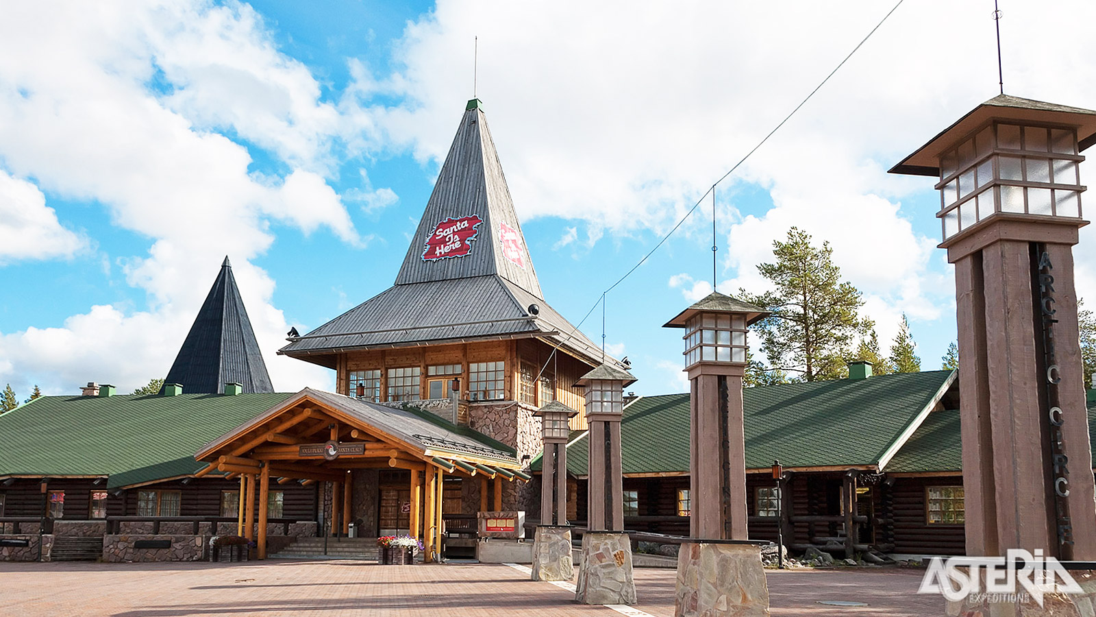 Een bezoek aan het Santa Claus Village zorgt ook in de zomer voor een extra vleugje kerstsfeer