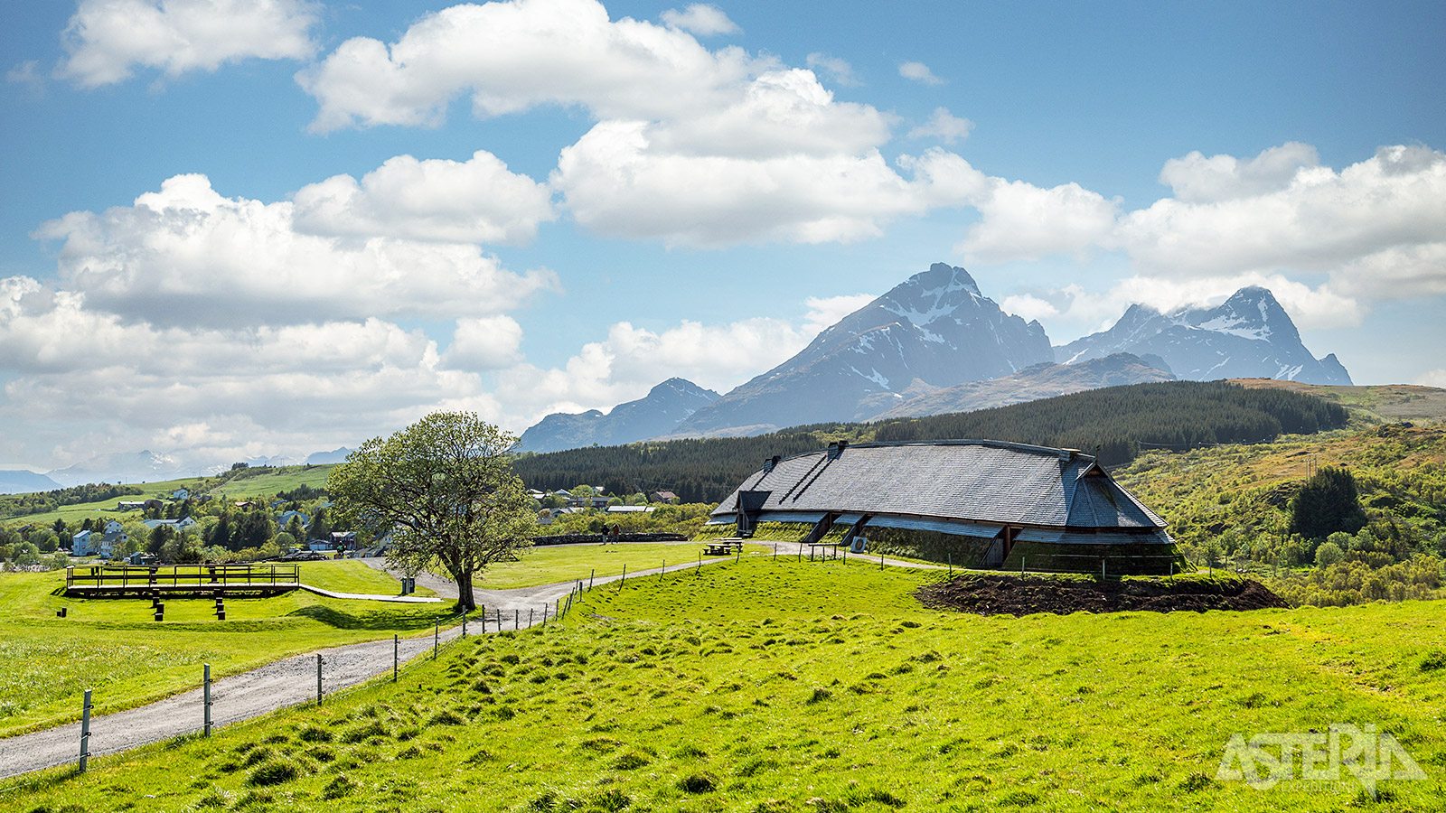 Het Lofotr Viking Museum is ondergebracht in een 83m lange longhouse