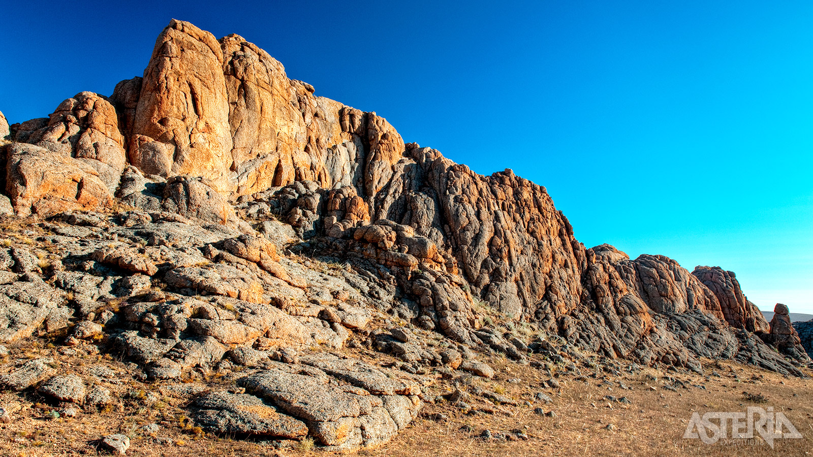 De grillige rotsen van Baga Gazriin Chuluu zijn ook rijk aan Mongoolse legendes, spirituele verhalen en culturele betekenis