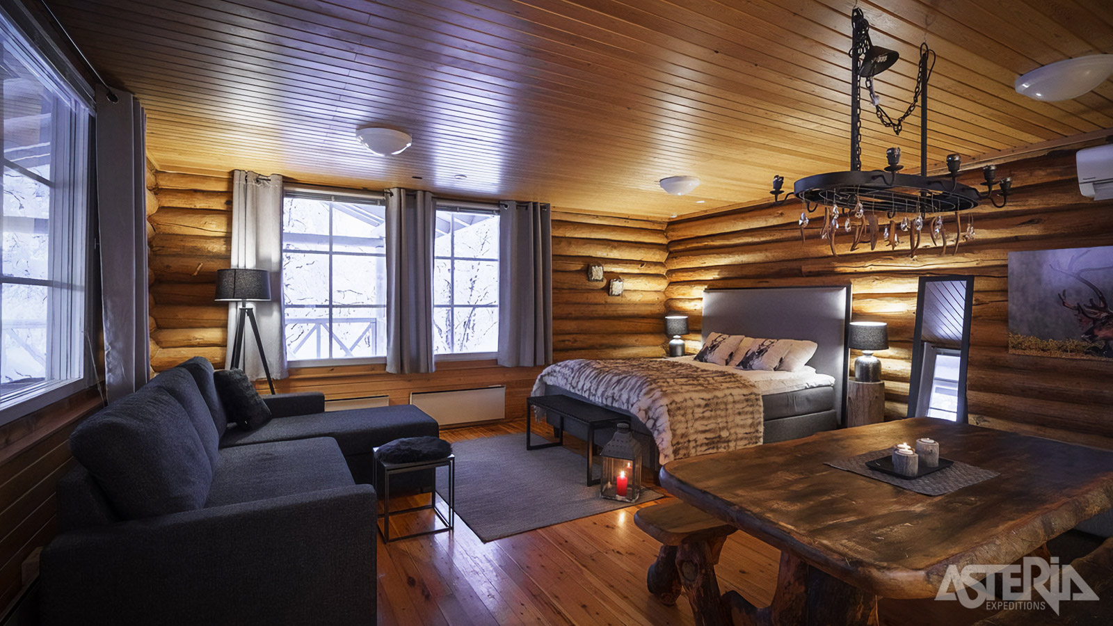 De luxueuze Riverside Suites ademen de sfeer van Lapland uit en zijn gelegen naast het kleine beekje dat door het domein stroomt