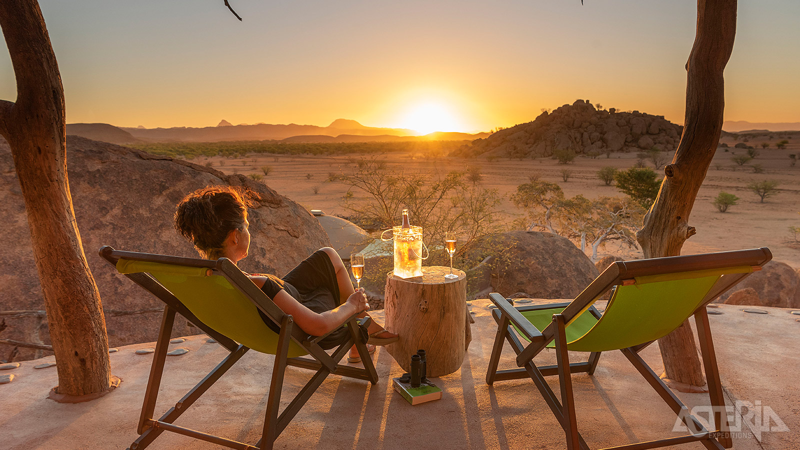 De landschappen, de vriendelijke bevolking en een onvoorstelbaar mooie natuur zijn maar enkele redenen om Namibië te bezoeken