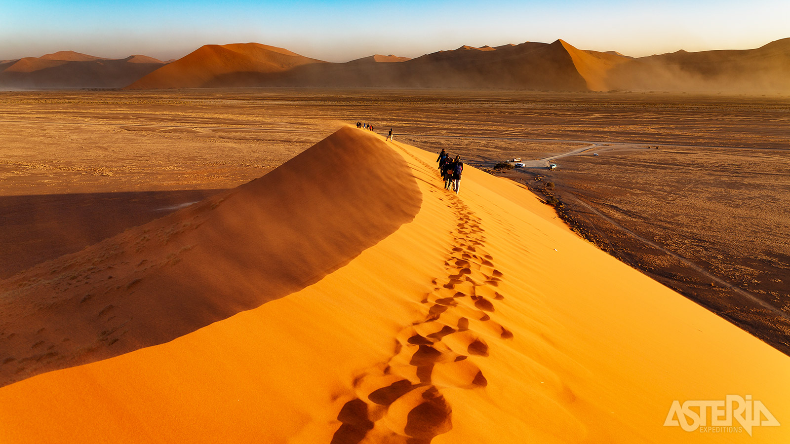 Eé van de hoogtepunten van deze reis zijn ongetwijfeld de duinen van Sossusvlei