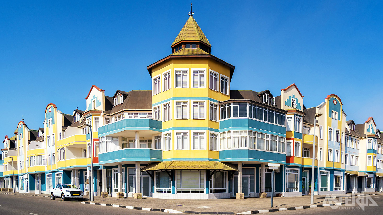 Tussen de Namib en de Atlantische Oceaan ligt Swakopmund, dat een unieke mix biedt van koloniale Duitse architectuur en natuurlijke schoonheid