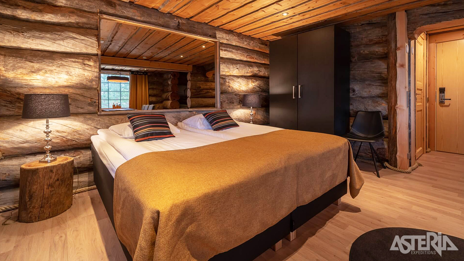 Wilderness Rooms beschikken over een dubbel bed en een eigen badkamer
