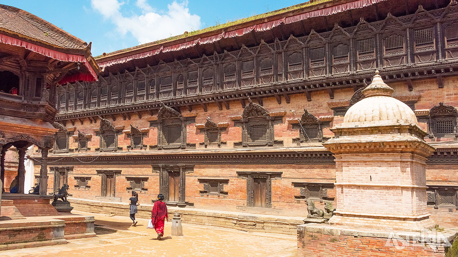Het 55-vensterspaleis in Bhaktapur, een meesterwerk van Newari-houtsnijwerk en koninklijke architectuur uit de Malla-periode