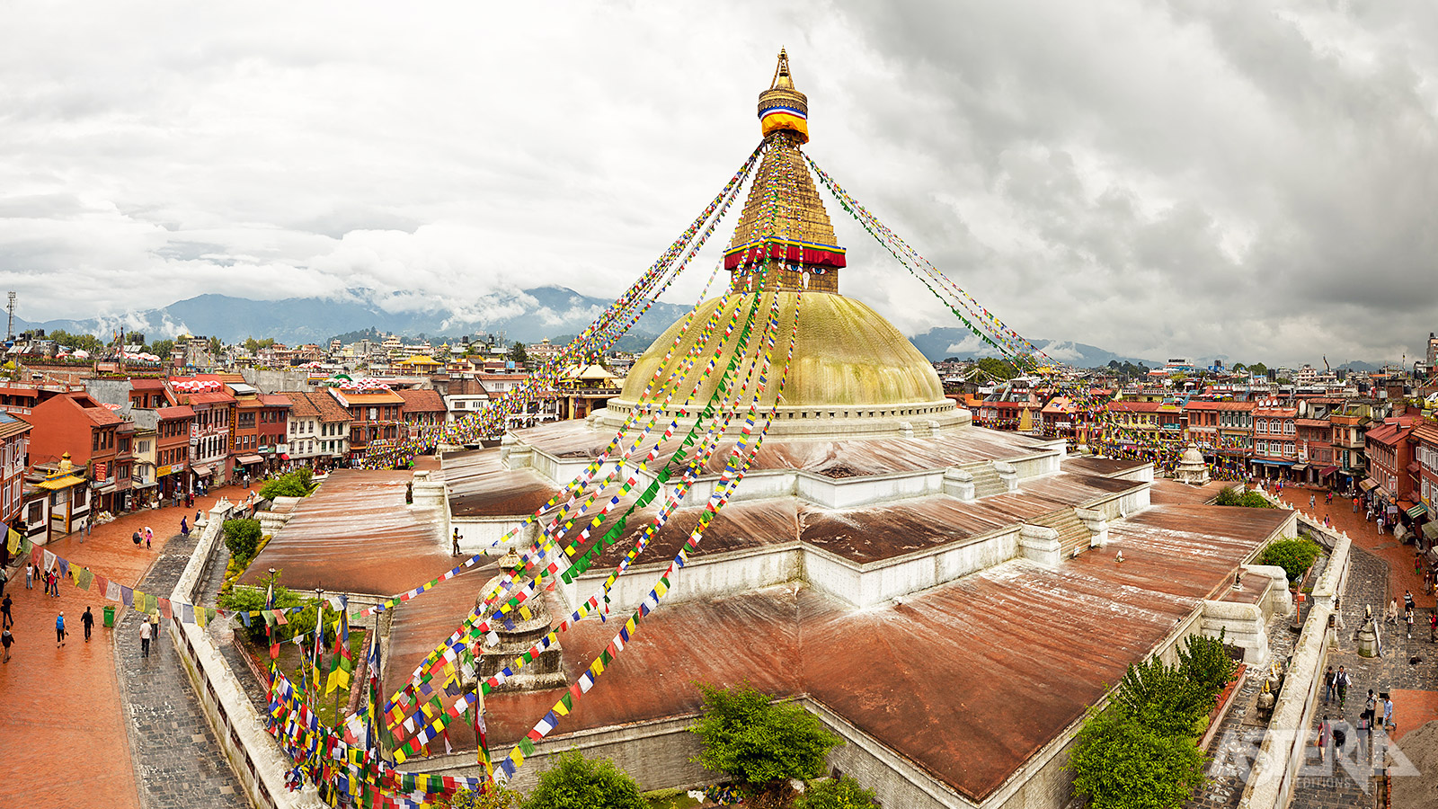 De Boudhanath Stoepa is één van de grootste en meest heilige boeddhistische stoepa’s ter wereld