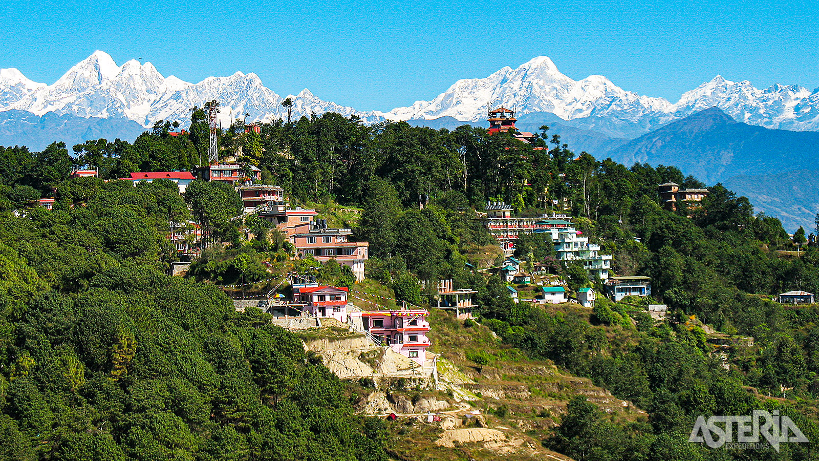 Gelegen op een heuvelrug ten oosten van Kathmandu biedt Nagarkot uitzonderlijke uitzichten op de Himalaya