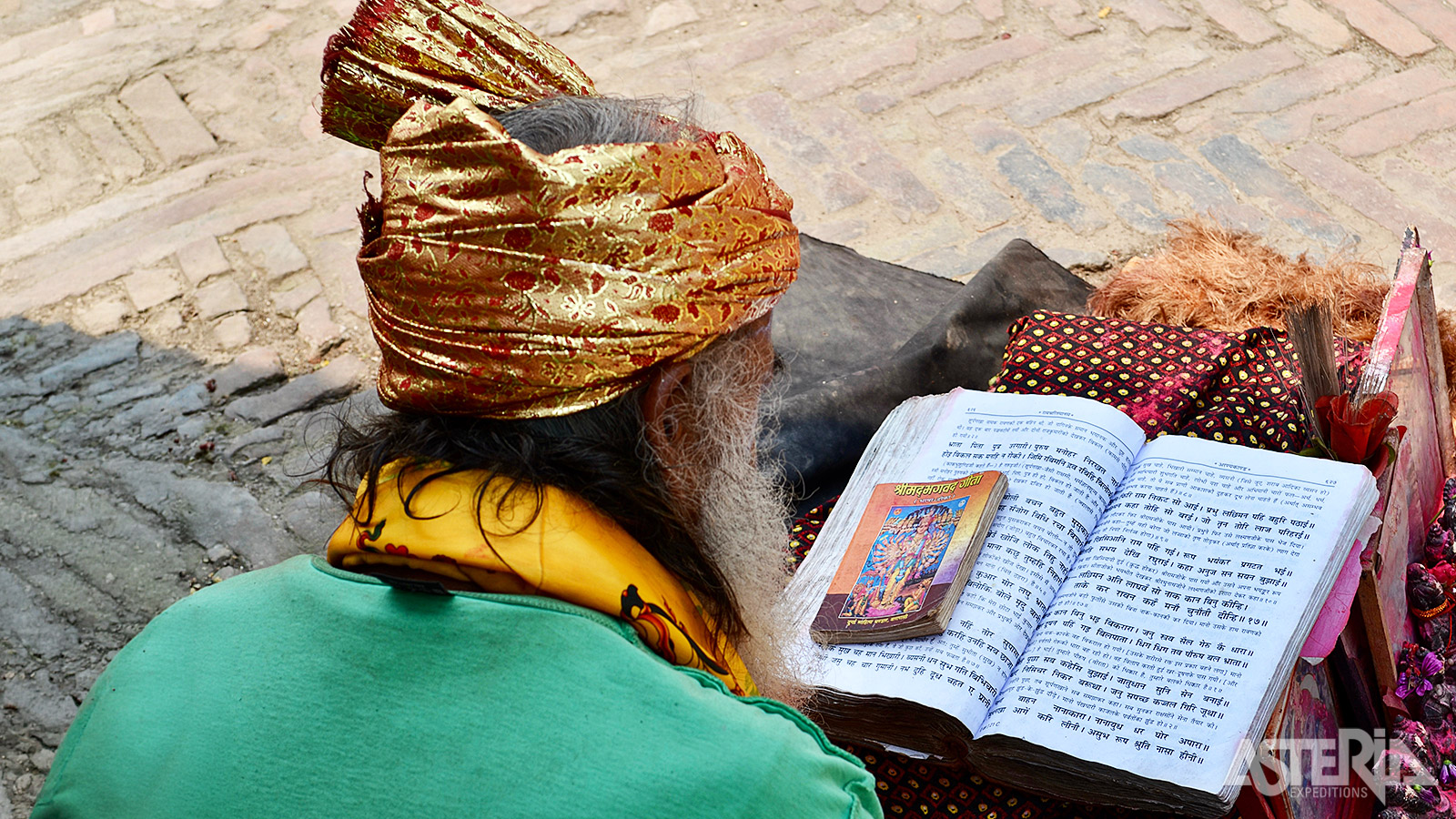 Pashupatinath is een eeuwenoud spiritueel centrum aan de oevers van de heilige Bagmati-rivier
