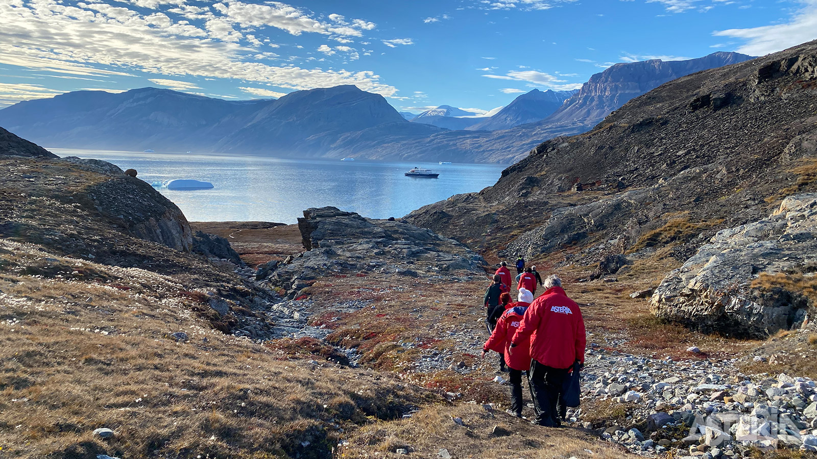 De kleurrijke toendra van Noordoost-Groenland biedt uitstekende wandelmogelijkheden