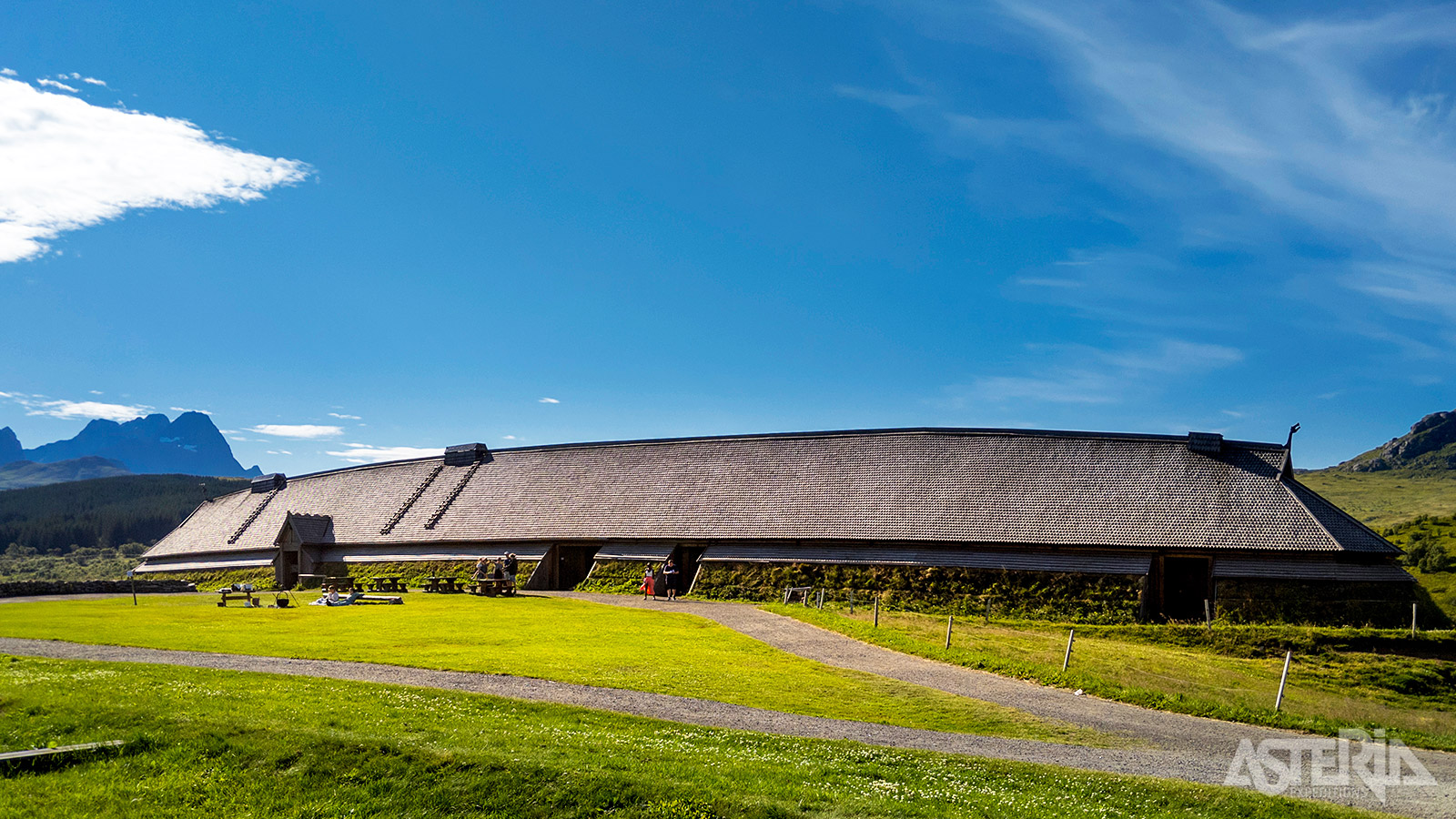 Het Lofotr Viking Museum is een reconstructie van een typisch Vikinghuis of ’Longhouse’ uit de 6e eeuw