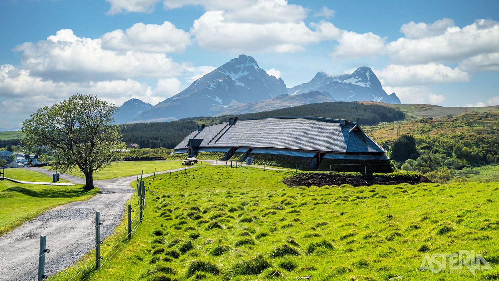 Het Lofotr Viking Museum van Borg is ondergebracht in een typische longhouse van 83m lang