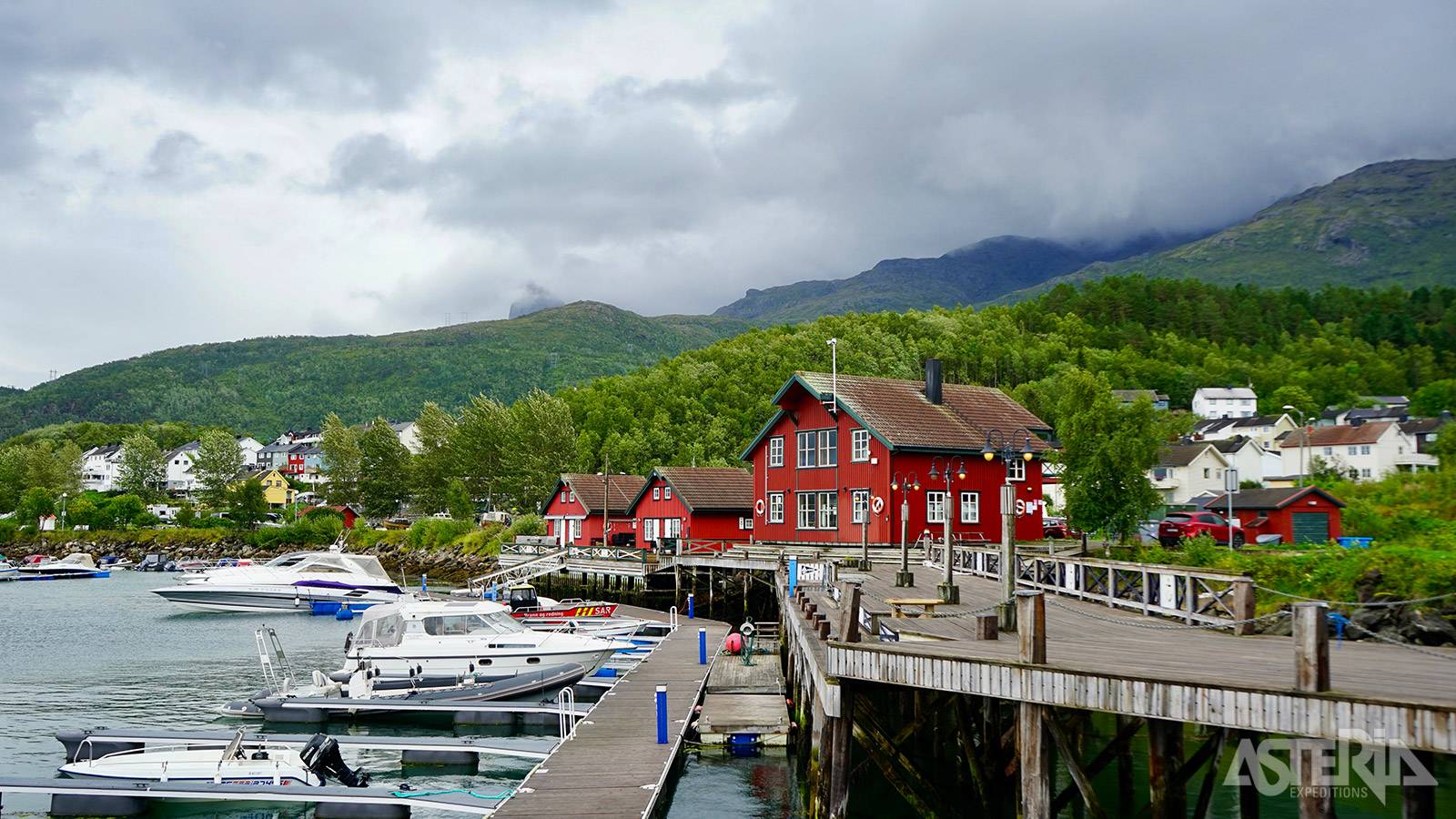 Narvik is gelegen in het noorden van Noorwegen in de provincie Nordland, binnen de poolcirkel