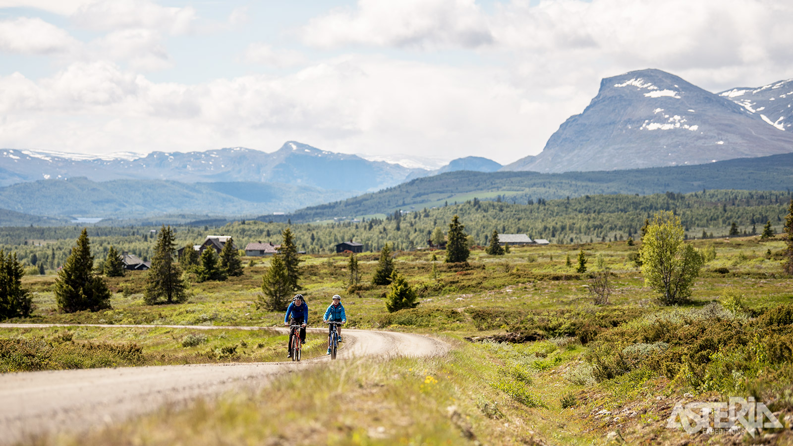 Het programma omvat een 3-daagse fietstocht langs de beroemde Mjølkevegen