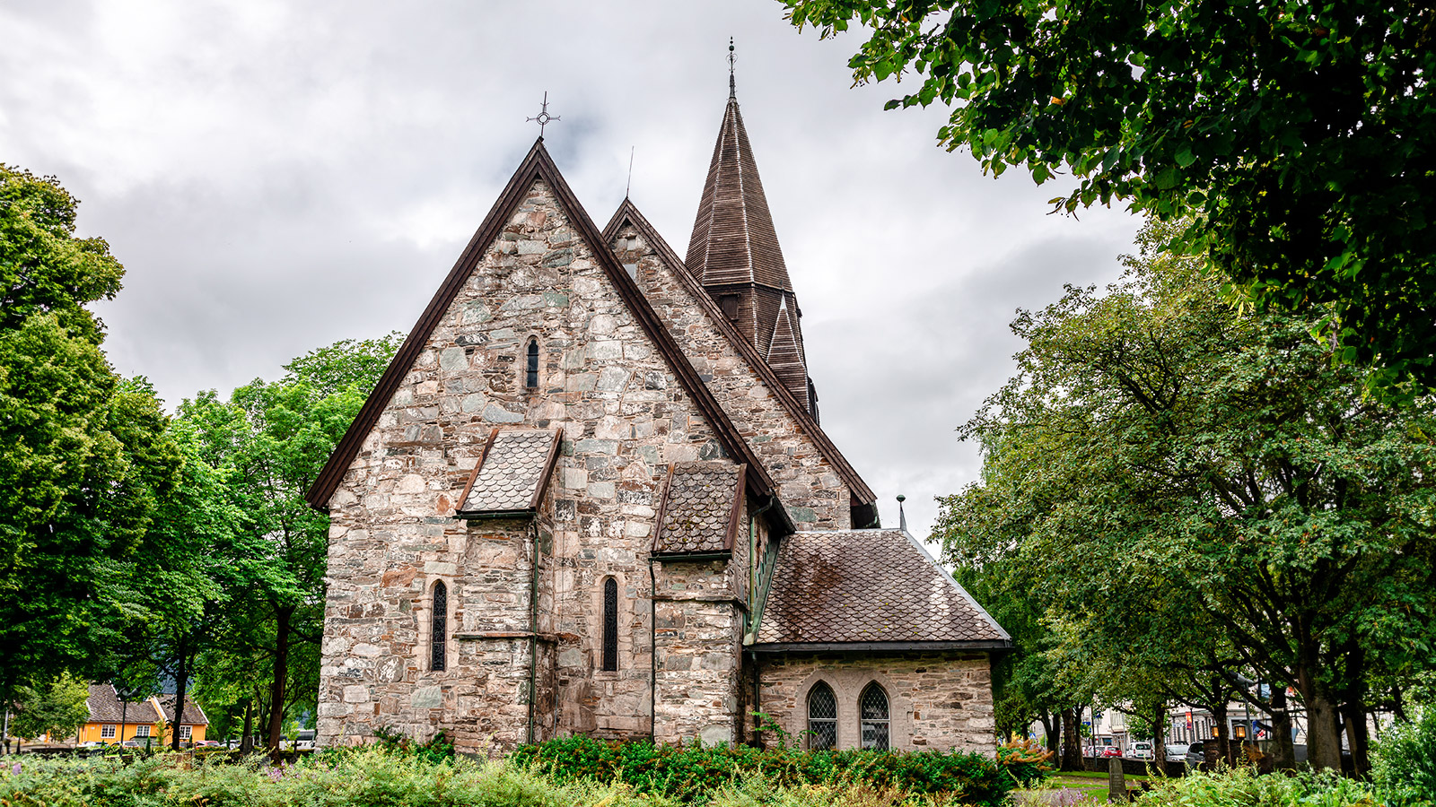De kerk van Voss uit 1277 is een mooi voorbeeld van middeleeuwse Noorse kerkarchitectuur