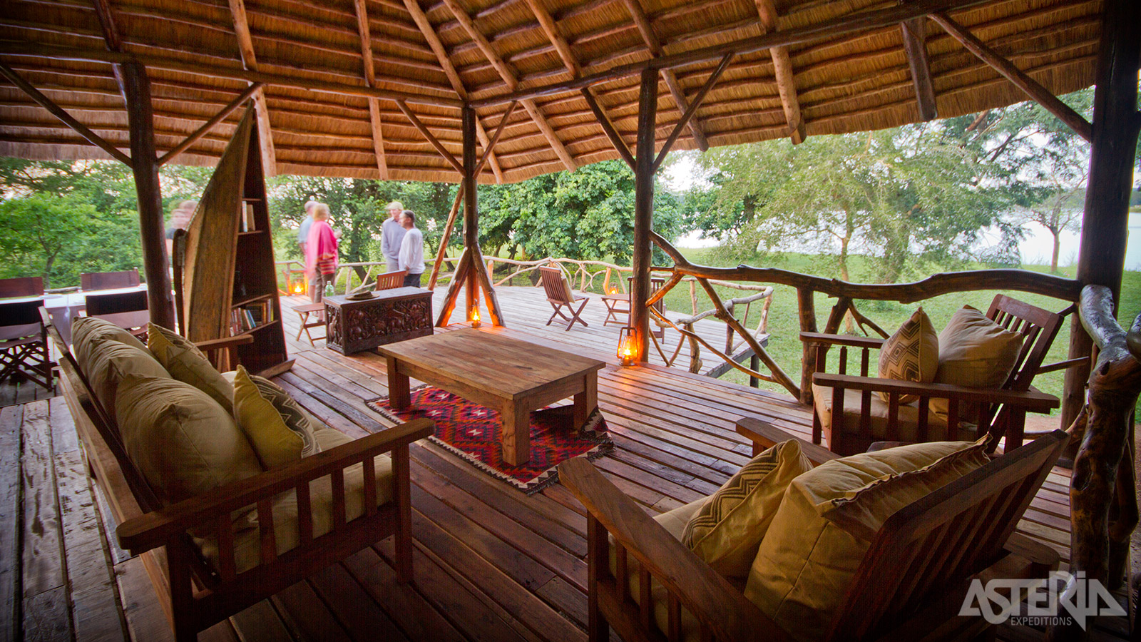 Bakers Lodge, vernoemd naar de Engelse ontdekkingsreiziger Samuel Baker, bevindt zich aan de zuidelijke oever van de machtige Nijl die het Murchison Falls National Park doorsnijdt