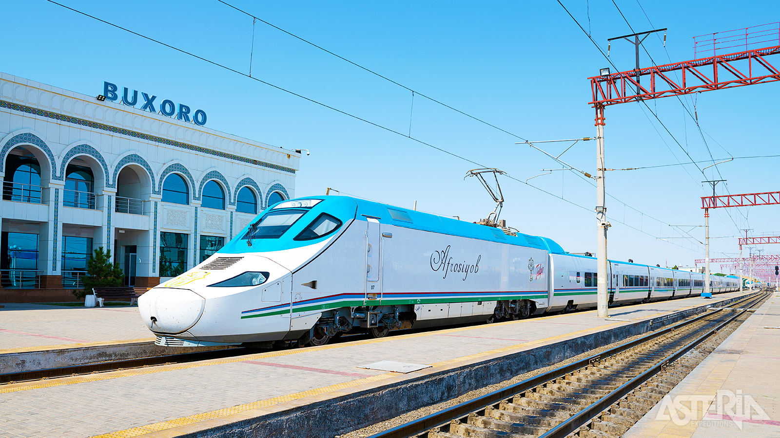 Met de Afrosiab hogesnelheidtrein reis je snel en comfortabel van Tasjkent naar Samarkand