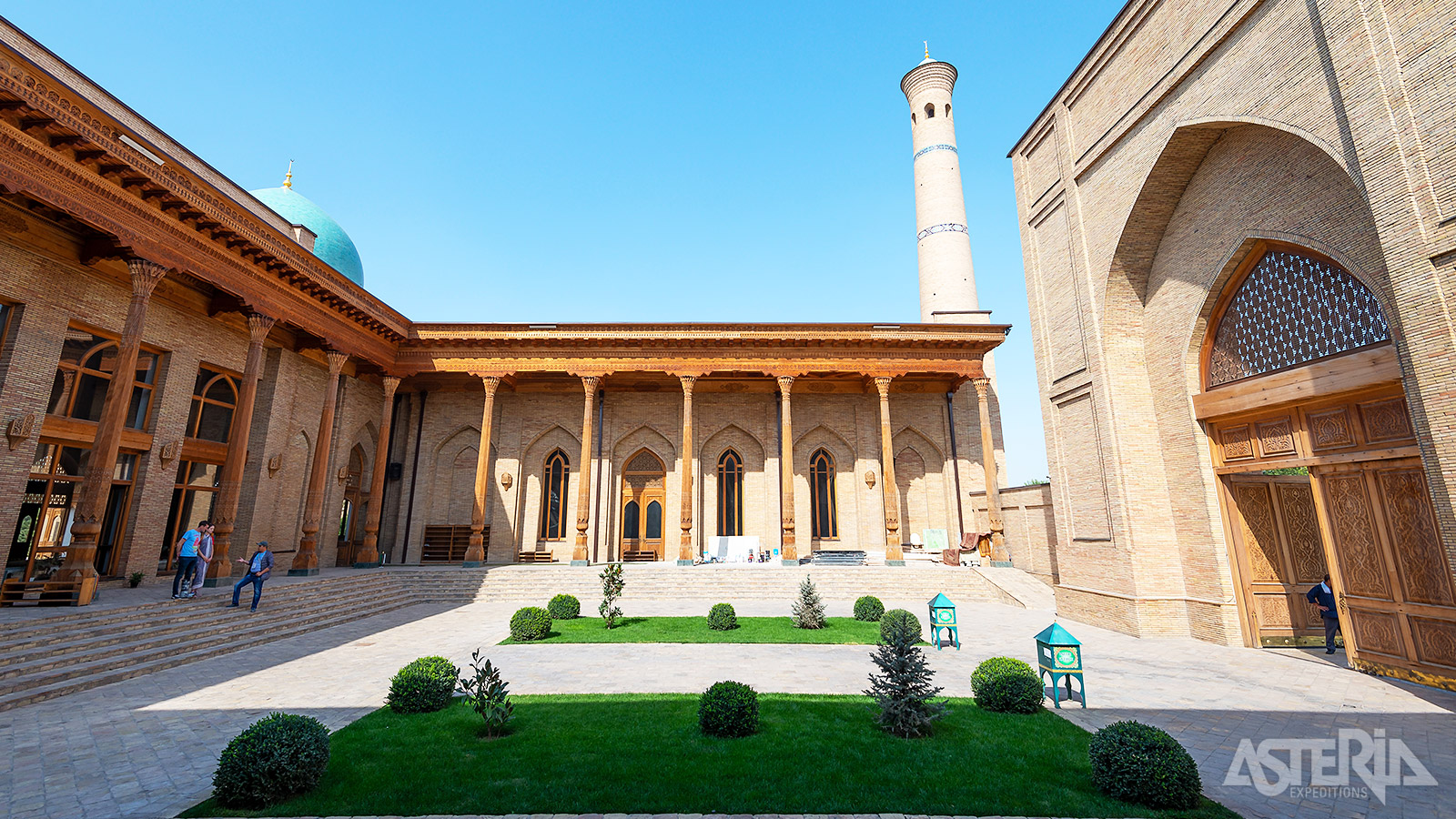 De Tilla Sheikh-moskee herbergt de Uthman Quran, één van de oudste en meest waardevolle korans, die dateert uit de 7de eeuw