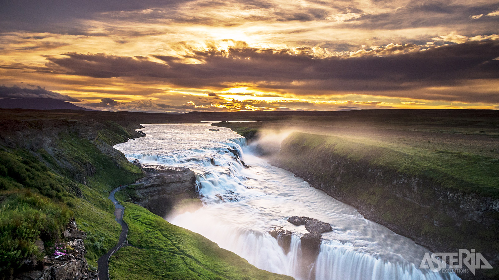 Gullfoss ligt op de Golden Circle route en is één van de mooiste watervallen in IJsland