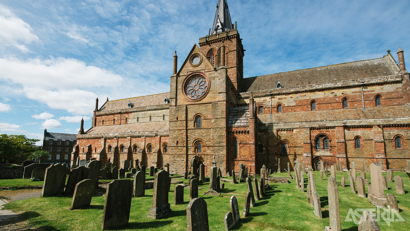 St. Magnuskathedraal, vaak bestempeld als het mooiste middeleeuwse gebouw van Noord-Schotland,