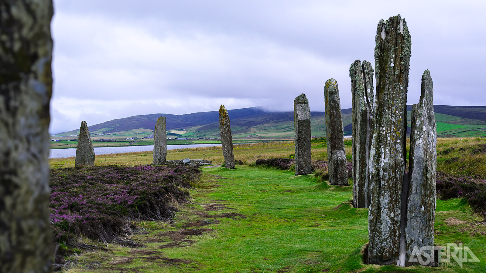 De Ring van Brodgar, een ceremoniële steencirkel van bijna 5.000 jaar oud