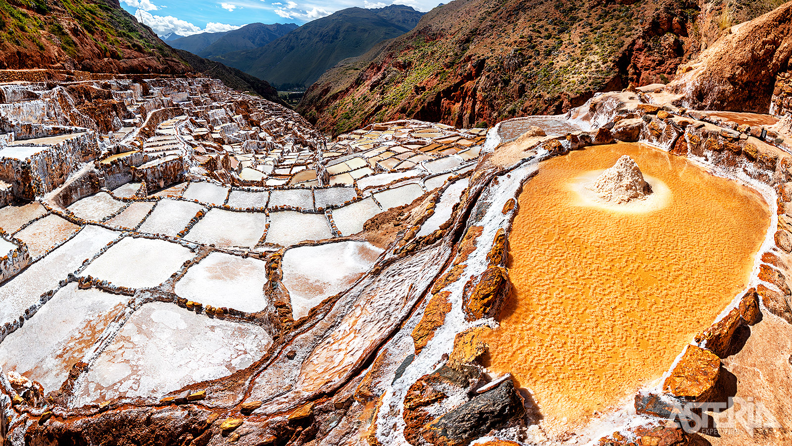De zoutpannen van Maras op een hoogte van 3.500m werden nog door de Inca’s gebruikt voor zoutwinning
