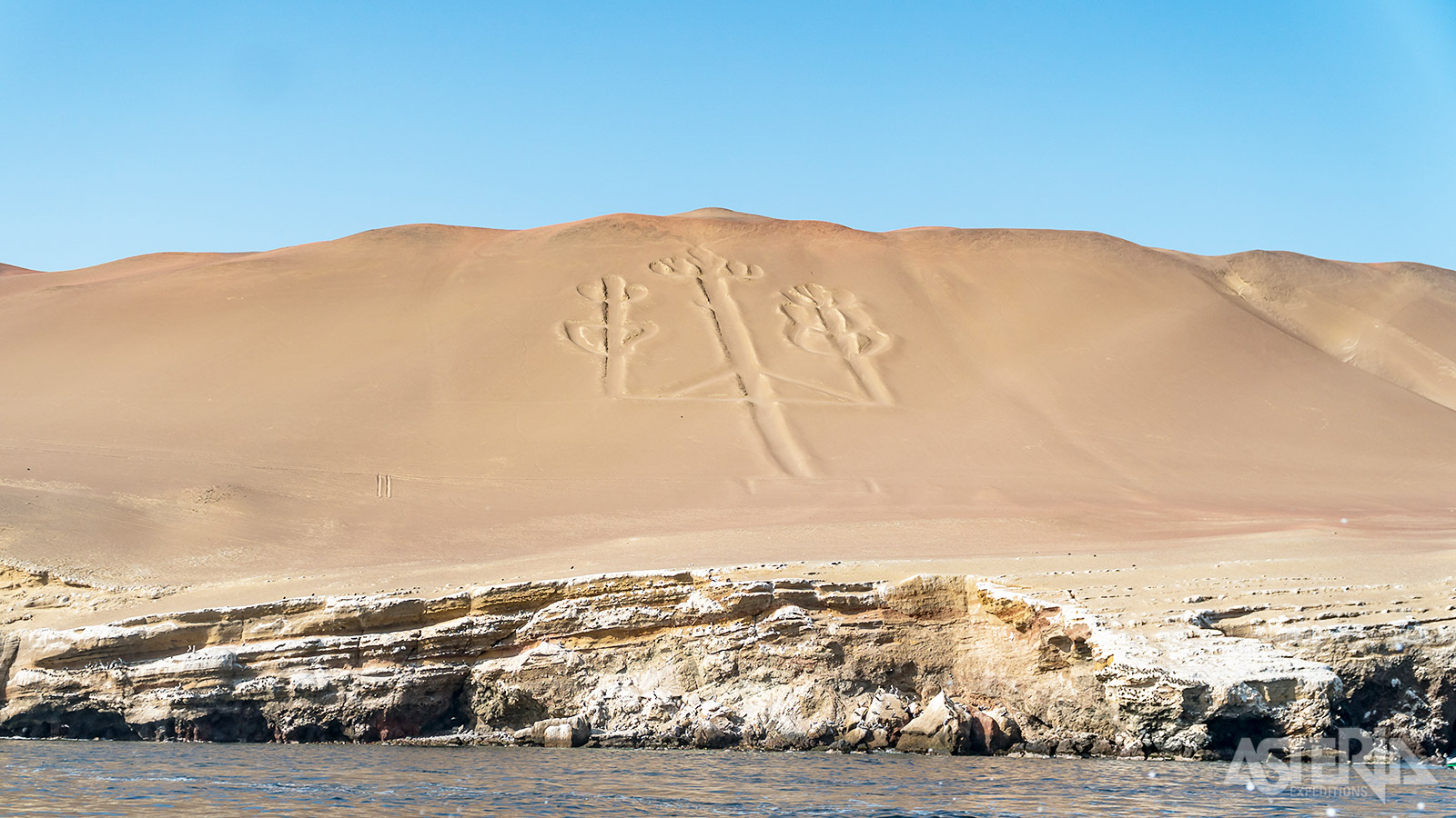 De Candelabrageoglief is een kandelaarachtige figuur in het zand waarvan niemand de betekenis of oorsprong weet