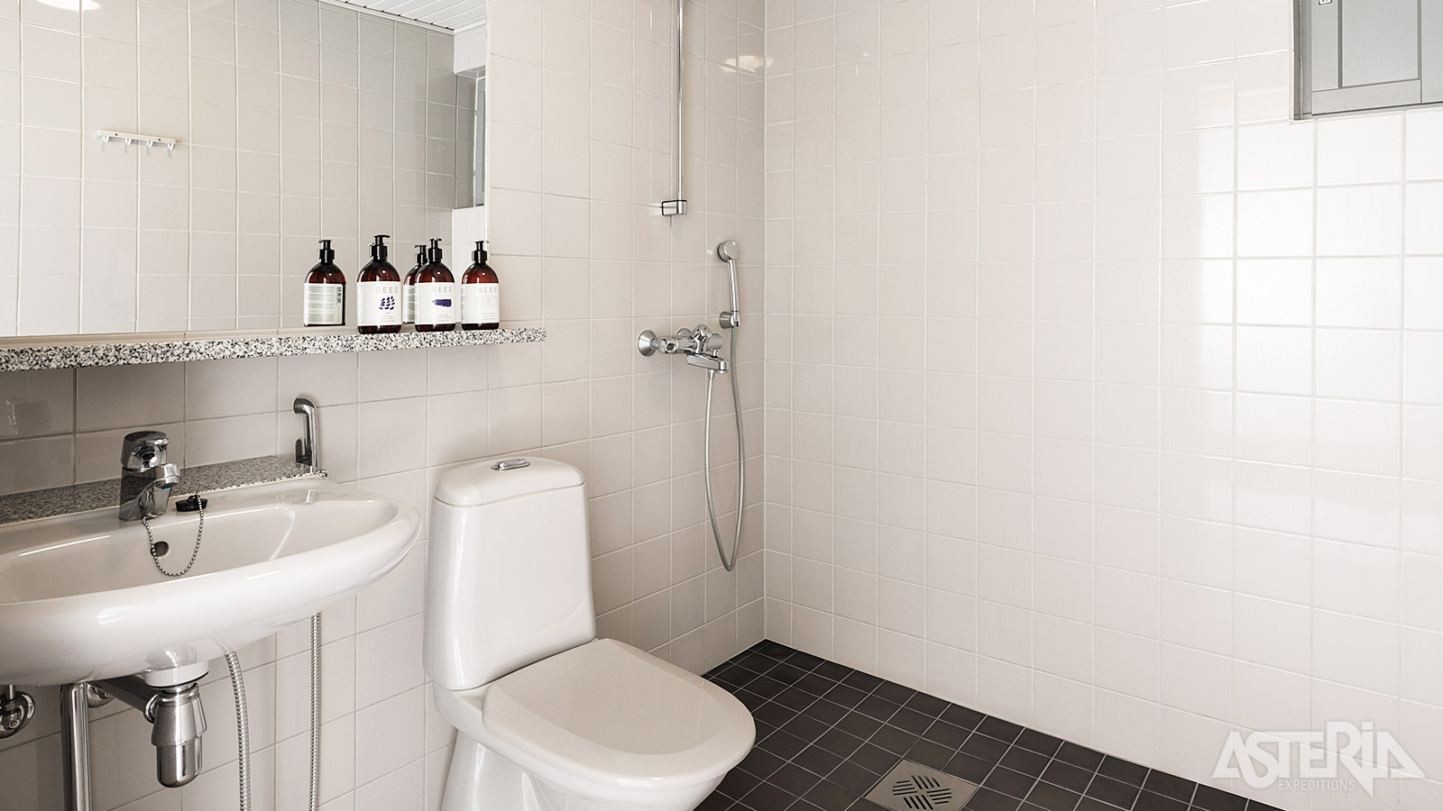 Alle kamertypes beschikken over een eigen badkamer