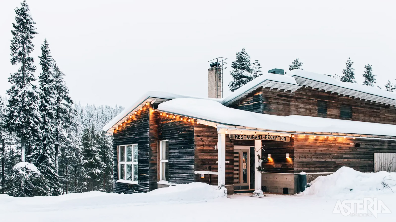 Je verblijft in een eenvoudig maar correct hotel aan de voet van een kleine skipiste