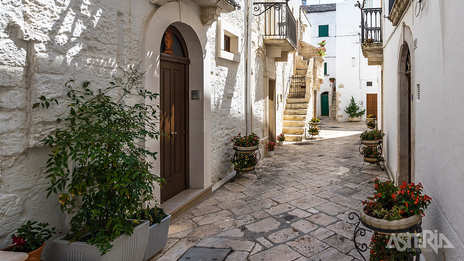 Locorotondo ademt rust en authenticiteit, ver weg van de massatoerisme