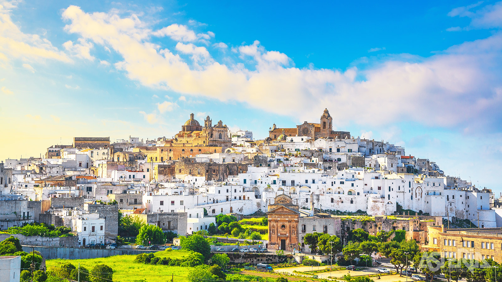 La citt bianca: het pittoreske Ostuni met de witte steegjes en witgekalkte huisjes