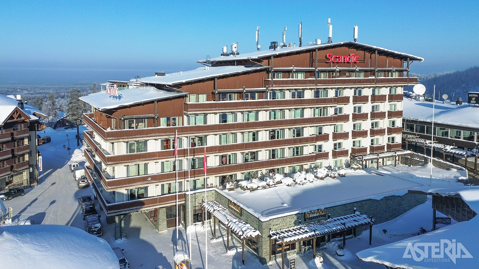 Je verblijft in het Scandic Rukahovi hotel, een comfortabel en traditioneel hotel in het hart van het skidorpje Ruka