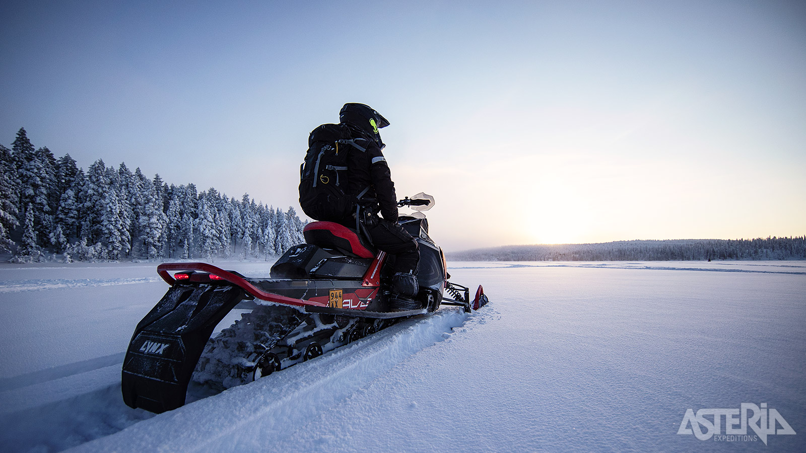 Na wat instructies vertrek je voor een sneeuwscootersafari van 20km