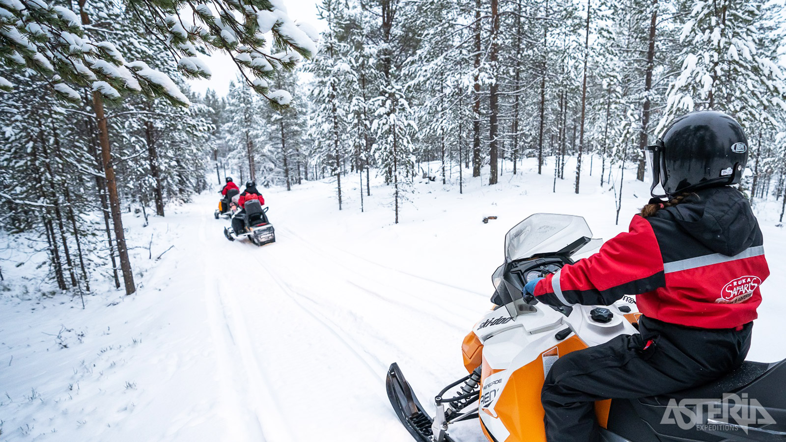 Na wat instructies vertrek je voor een spannende sneeuwscootersafari