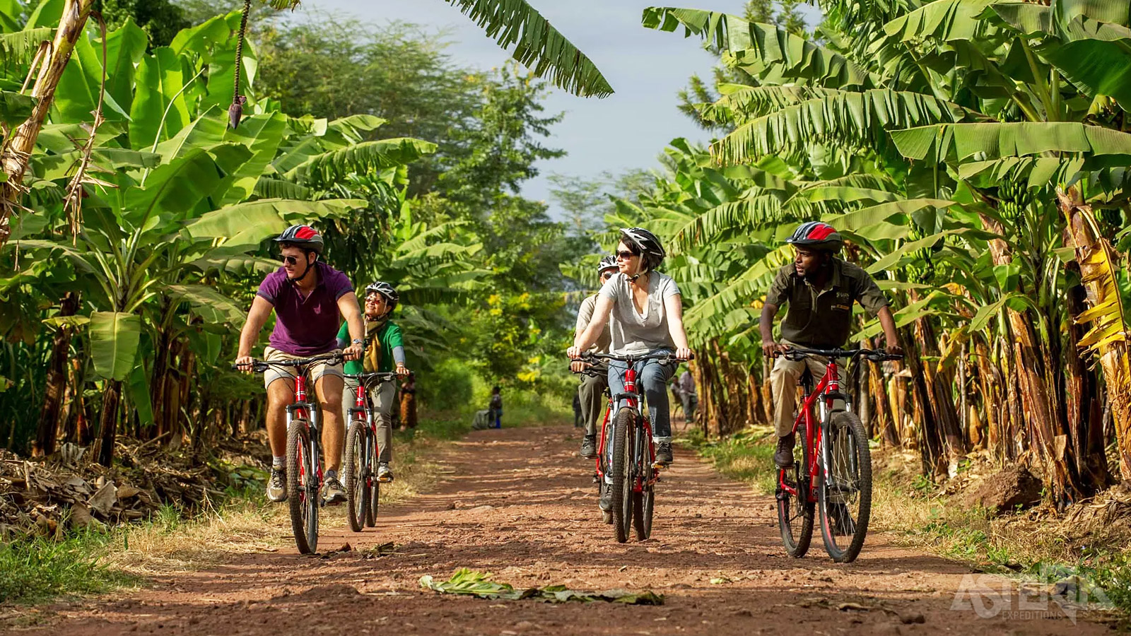 Verken Mto wa Mbu, een levendig dorp aan de rand van de Rift Valley met de fiets