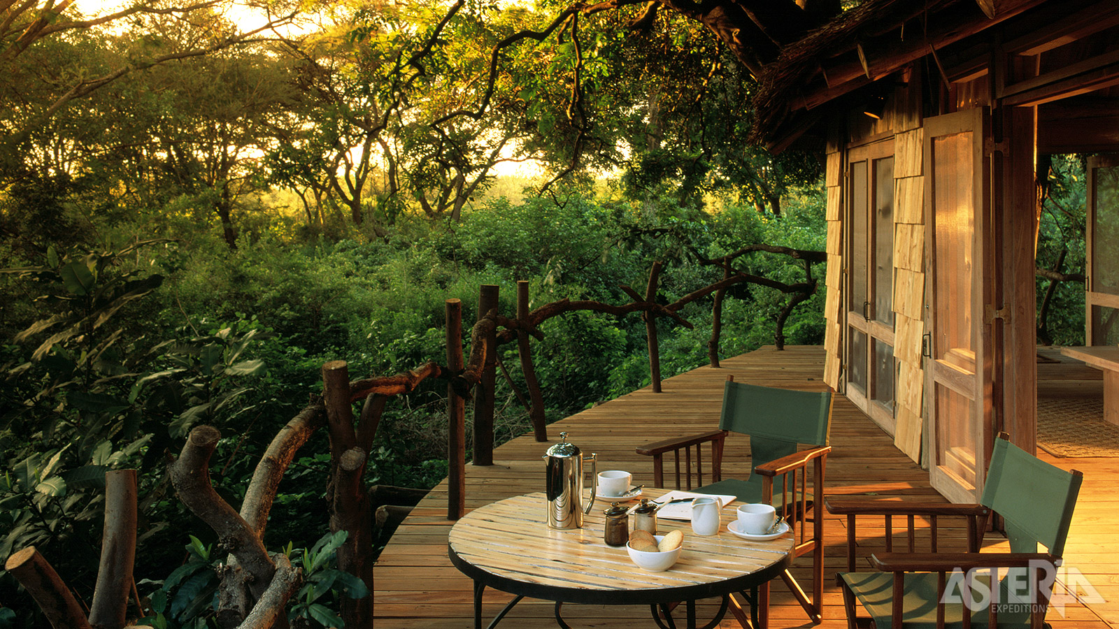 De sfeervolle Manyara Tree Lodge is gelegen in het zuidwesten van het Lake Manyara Nationaal Park
