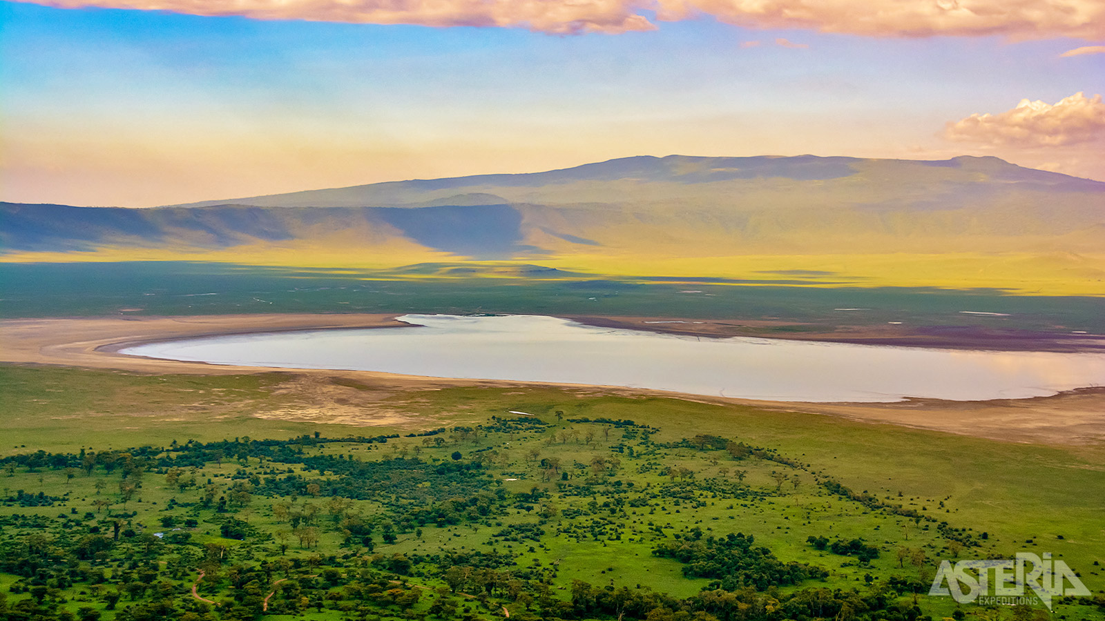 De Ark van Noah - zoals de Ngorongorokrater ook wordt genoemd - is de thuisbasis van neushoorns, olifanten, buffels, hyena’s en leeuwen