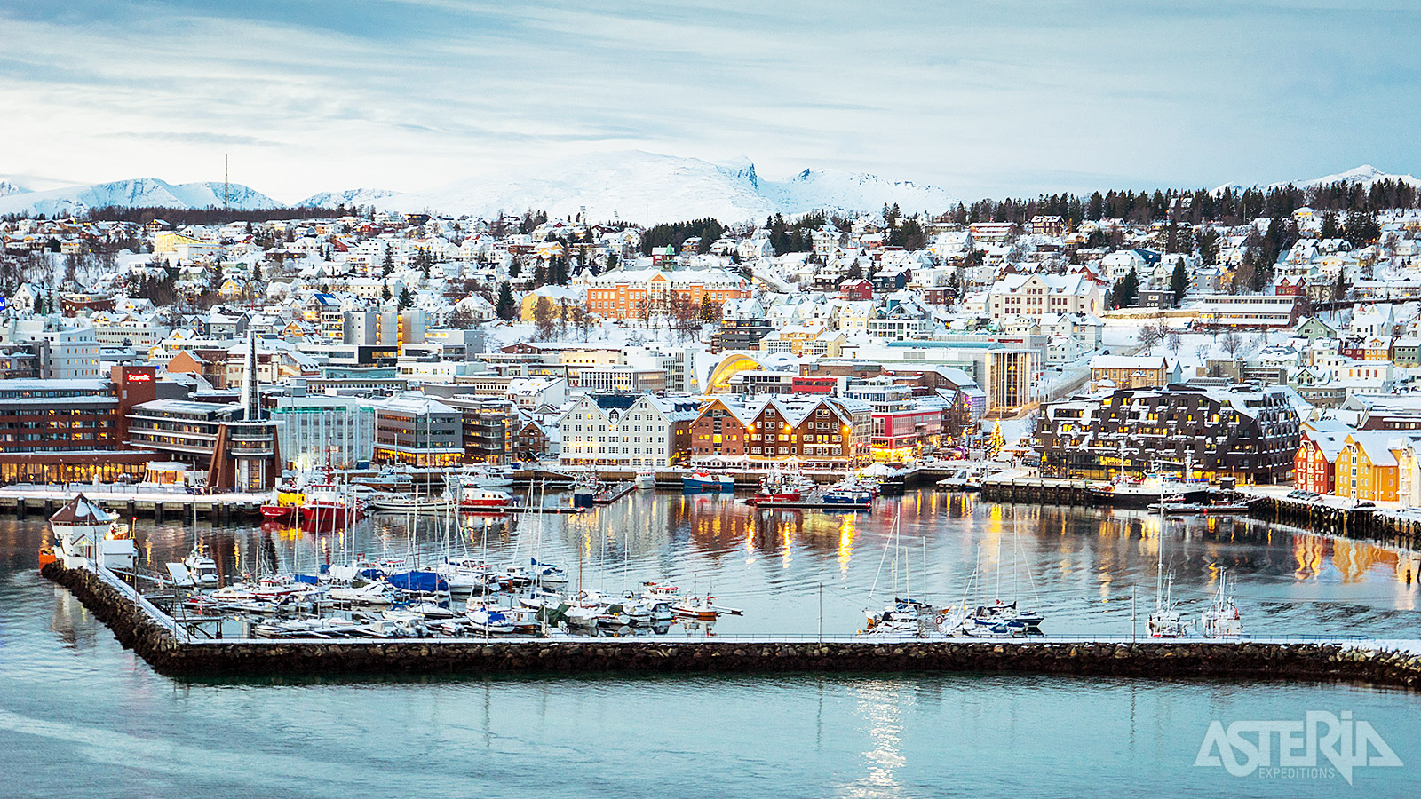 Door de strategische ligging en toegang tot de Noordelijke IJszee, speelt de haven van Tromsø een cruciale rol