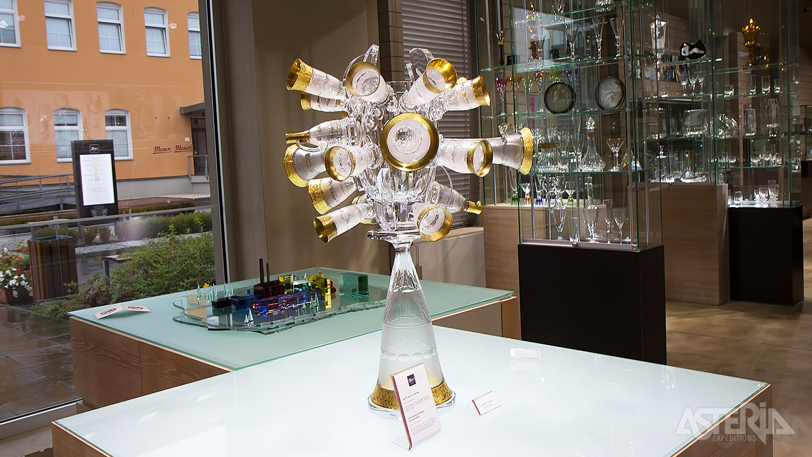 In het Moser Museum bewonder je schitterend glaswerk dat geliefd is bij koningshuizen en verzamelaars