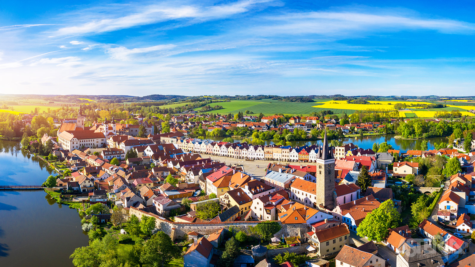 Het pittoreske Telc in Moravië staat bekend om zijn sprookjesachtige renaissanceplein