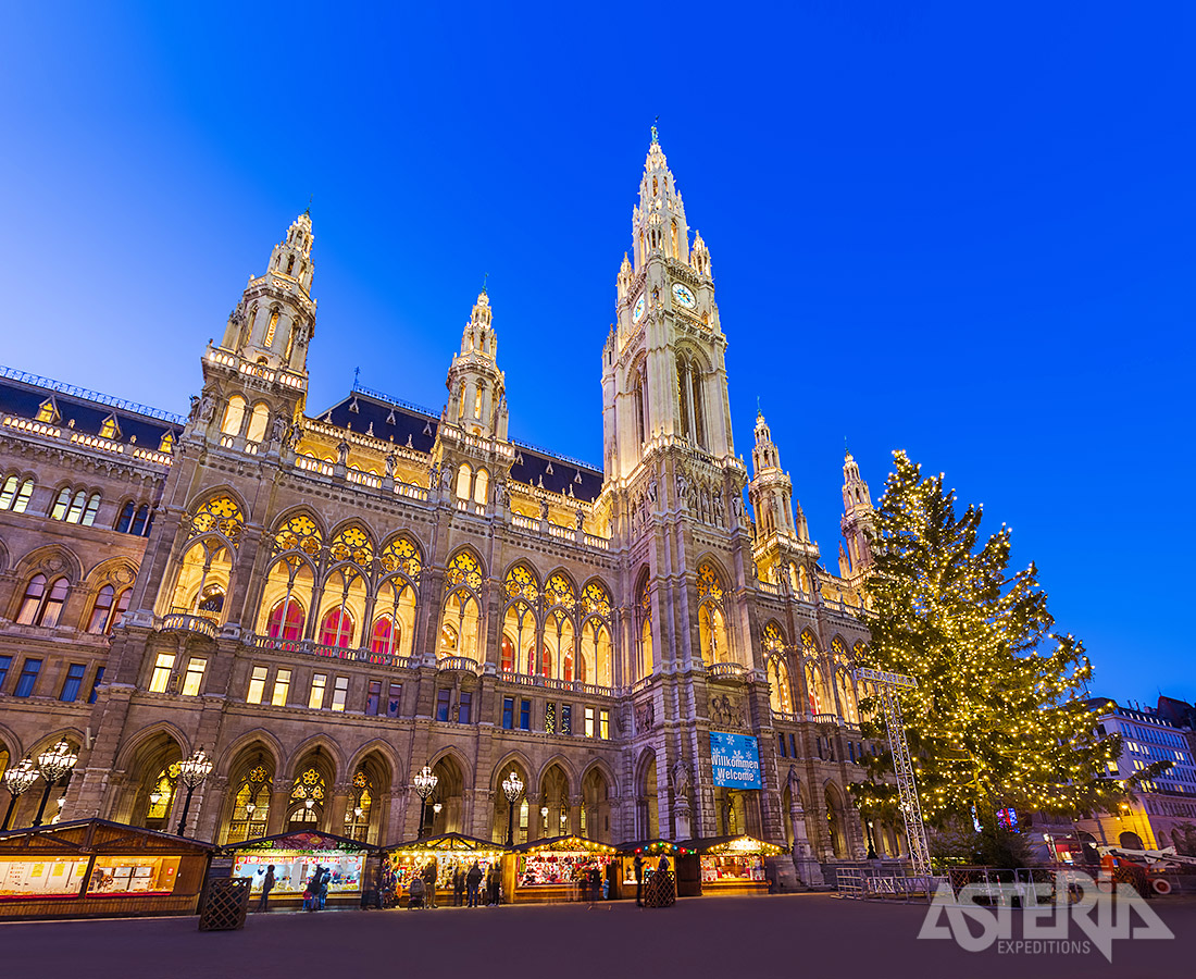 Christkindlmarkt is één van de oudste en grootste kerstmarkten van Wenen, gelegen voor het prachtige stadhuis