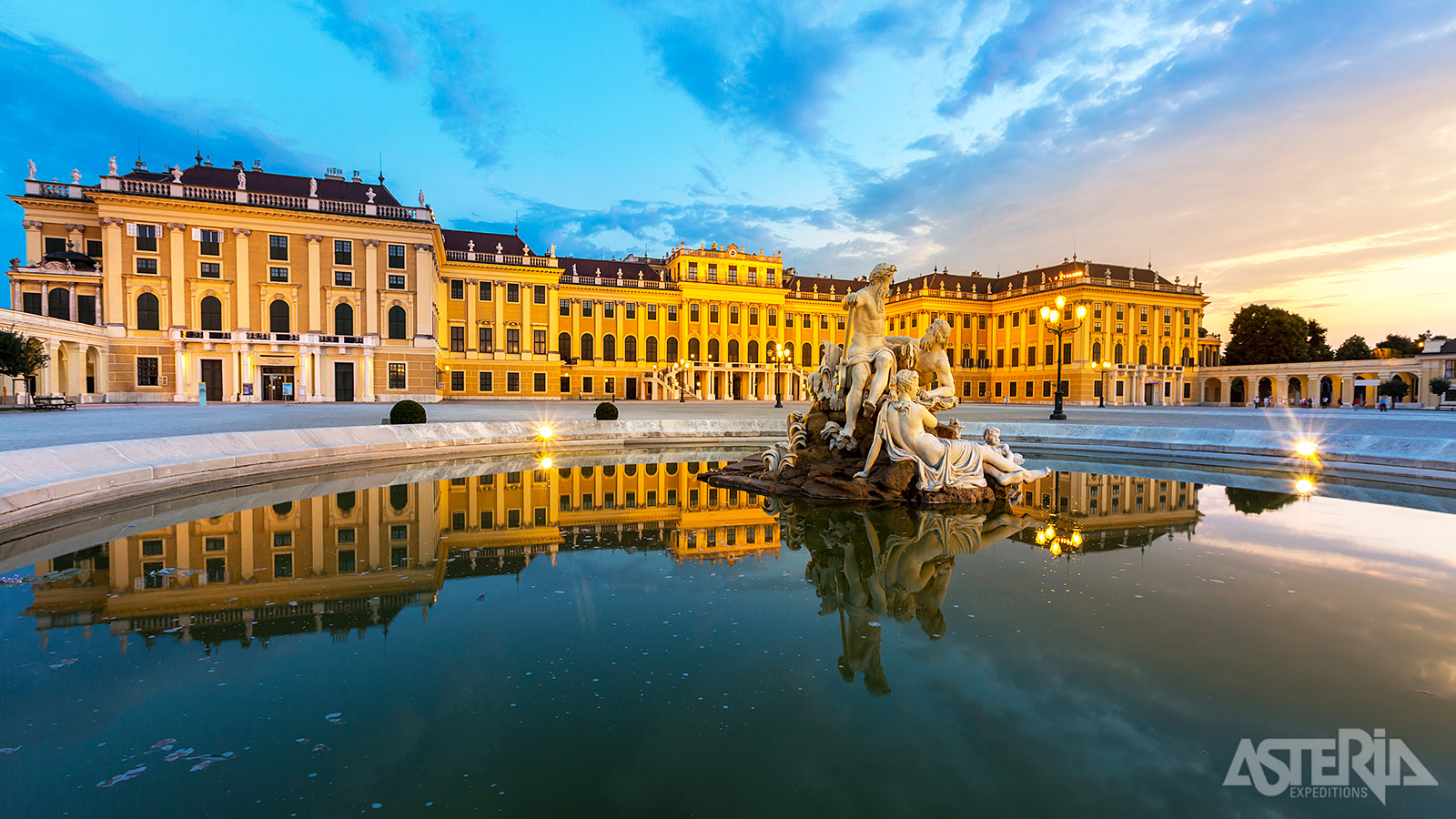 Niet alleen Schönbrunn zelf is een trekpleister, ook de uitgestrekte paleistuinen en vijvers zijn een hoogtepunt