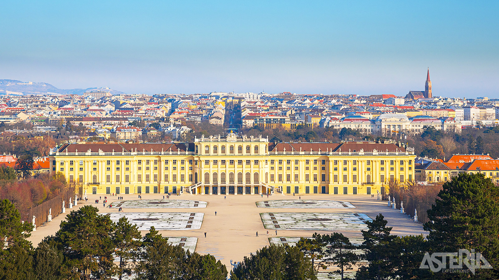 Paleis Schönbrunn diende als zomerverblijf voor de keizerlijke familie en biedt een kijk op hun extravagante manier van leven