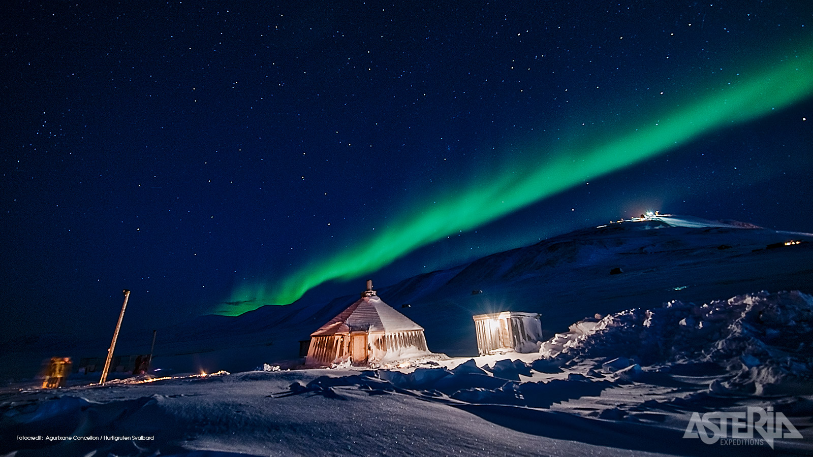 De afgelegen ligging van Camp Barentz zorgt ervoor dat je het noorderlicht onder optimale omstandigheden kan bewonderen