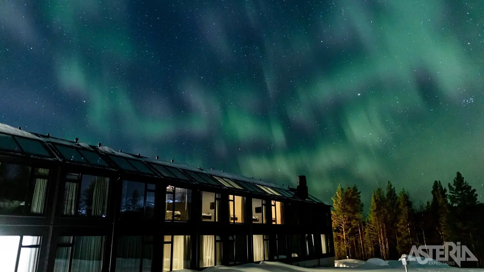 Je verblijft in het Ylläsrinne Hotel****, gelegen tussen de pistes van Ylläs en het meer van Ylläsjärvi