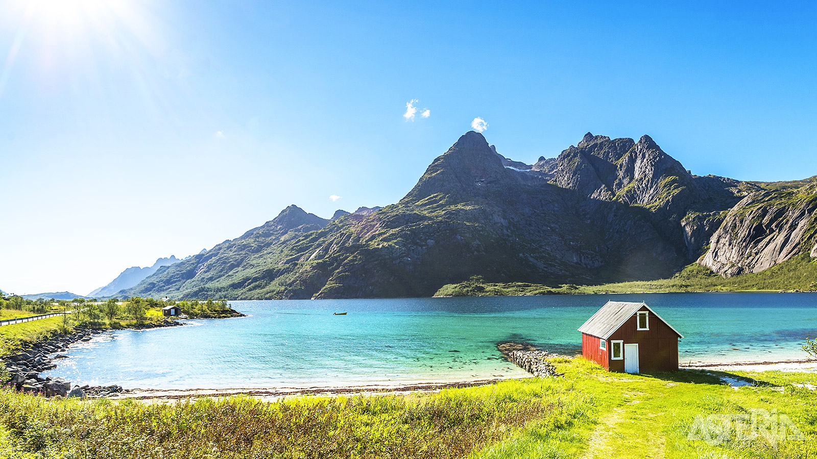 De Lofoten zijn volgens veel reisgidsen één van de mooiste plekken ter wereld met spitse bergtoppen, vissersdorpjes & zandstranden