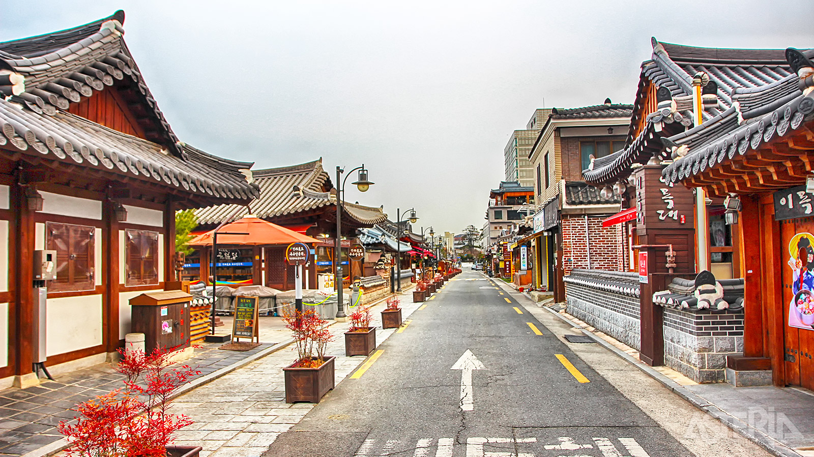 Jeonju Hanok met zijn 800 traditionele Koreaanse hanok-huizen wist zijn historische charmes en tradities te behouden